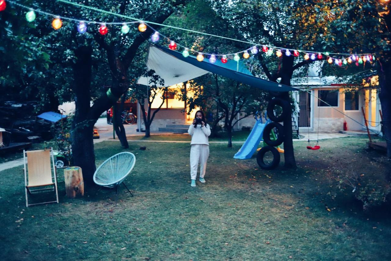 Hotel Dragonfly Gardens - The Wagons à Braşov Extérieur photo